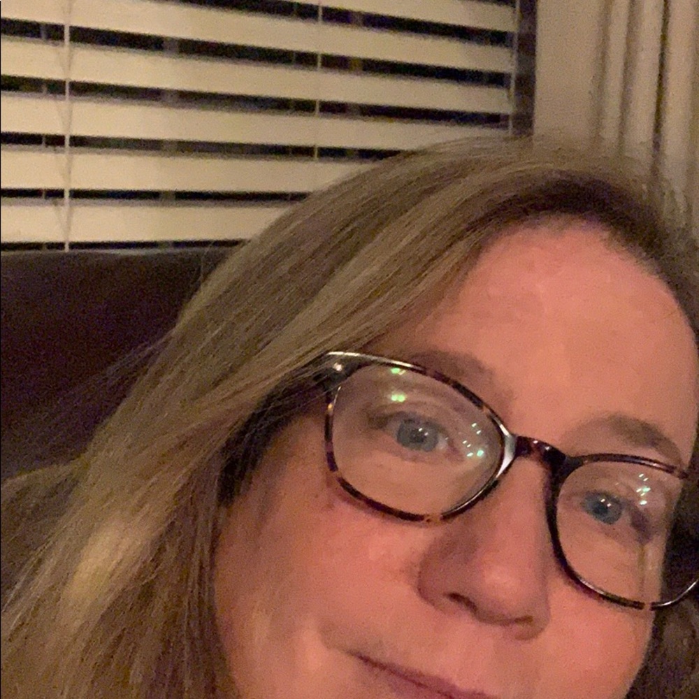Meet your Posher, Lisa